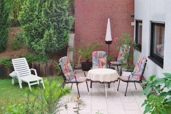 Ruhige Terrasse zum Entspannen